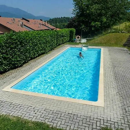 Residenz Ai Ronchi Apartmán *